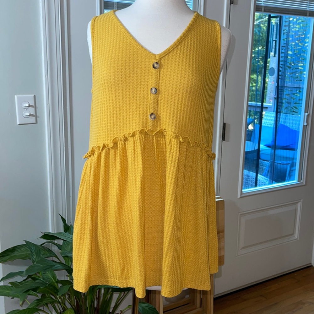 NWT UMGEE WAFFLE KNIT TOP